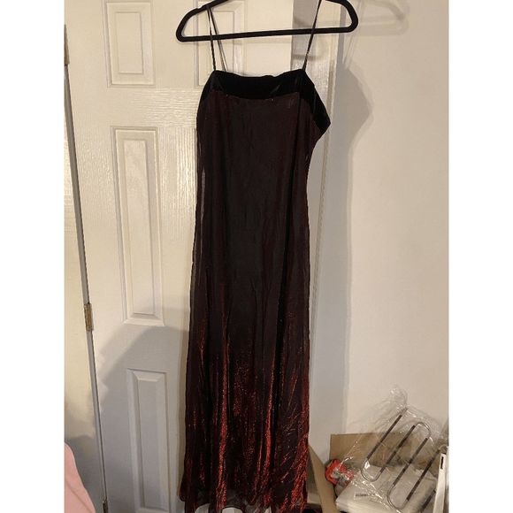 Fiesta Red and Black Shimmery Evening Prom Dress with Velvet (like) Band NWT Siz - Picture 1 of 6